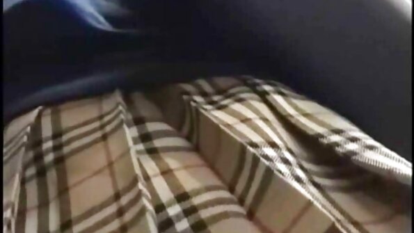 Jane Wilde szex videók online szar és baszik a masszív fekete dong a kamera